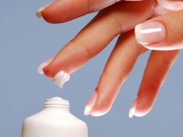 Чому вам доводиться використовувати крем для зволоження шкіри рук?*