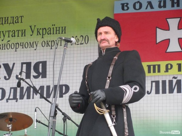 Під Луцьком відкрили єдиний на Волині пам’ятник козакові Мамаю 