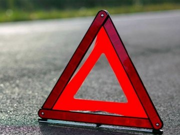 Легковик збив двох пішоходів: загинула людина