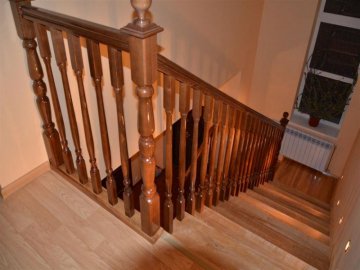 Які бувають дерев'яні сходи*