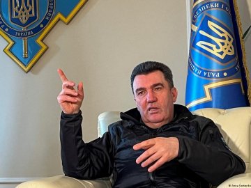 Данілов про оборону Бахмуту: «Якщо почнемо все здавати, докотимося до кордонів на західній Україні»