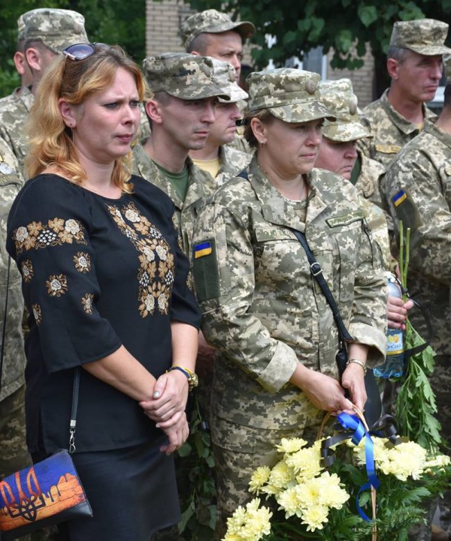 Загиблому бійцю волинської бригади відкрили пам'ятну дошку в Лисичанську