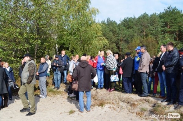 Заплив Гузя та Палиці через Згоранське озеро: як це було. ФОТОРЕПОРТАЖ