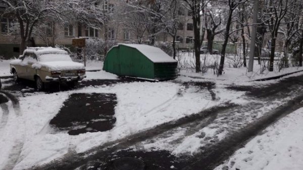 Демонтаж триває: у Луцьку знесли гаражі 