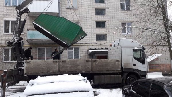 Демонтаж триває: у Луцьку знесли гаражі 