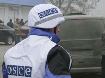 Спостерігачі ОБСЄ потрапили під обстріл
