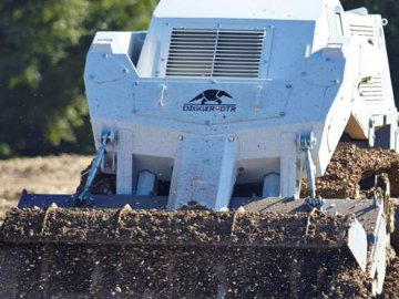 В Україну прибула розміновувальна машина зі Швейцарії. ФОТО