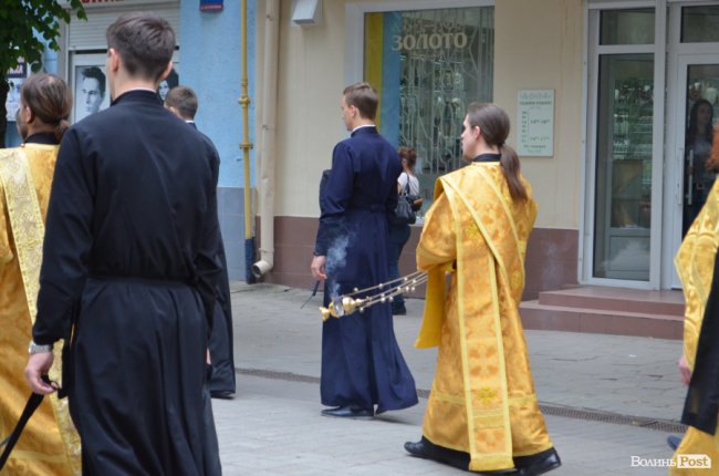 У Луцьку хресною ходою пройшли прихильники церкви Московського патріархату. ФОТО