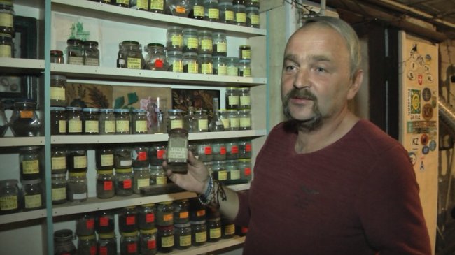 Волинянин-мандрівник колекціонує землю та воду з понад 50 країн. ВІДЕО