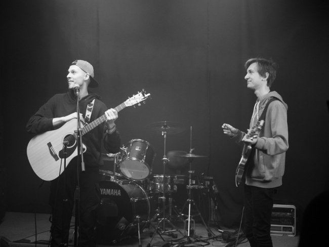 На нещодавно створеній у Луцьку платформі записали перші онлайн-концерти. ФОТО