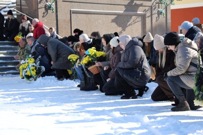 Луцька громада віддала останню шану загиблому на війні воїну Миколі Северенюку