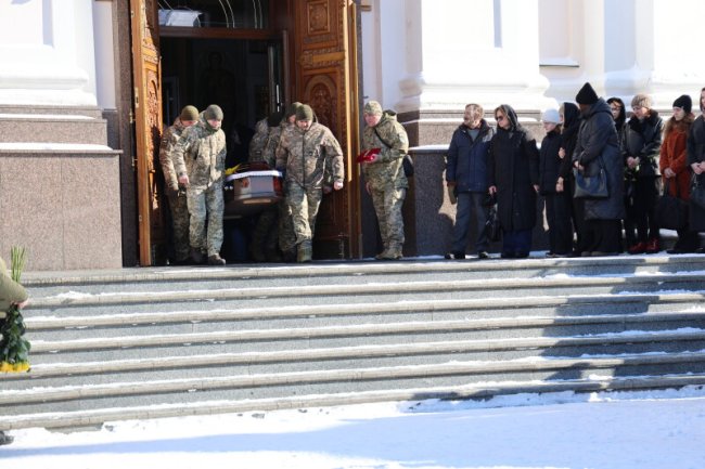 Луцька громада віддала останню шану загиблому на війні воїну Миколі Северенюку