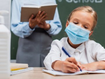 За добу коронавірус на Волині виявили у 4 учнів і 16 працівників шкіл