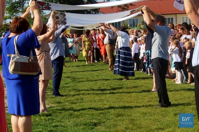 Останній дзвоник у Володимирі. ФОТО