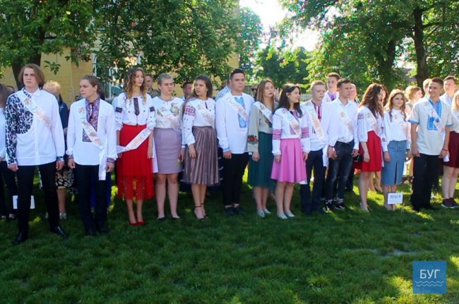 Останній дзвоник у Володимирі. ФОТО