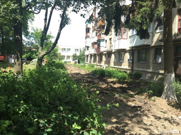 На двох вулицях Луцька розпочали ремонт дитячих майданчиків. ФОТО