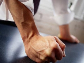 Чому сьогодні категорично не можна нікого бити: прикмети і забобони