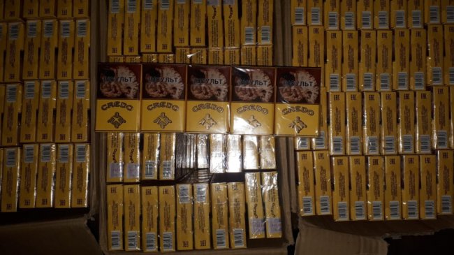 Контрабандисти кинулися навтьоки: луцькі прикордонники знайшли понад 7 тисяч пачок цигарок