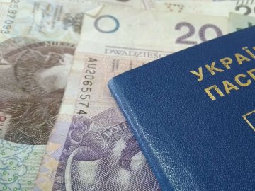 У Польщі припинили деякі виплати українським біженцям