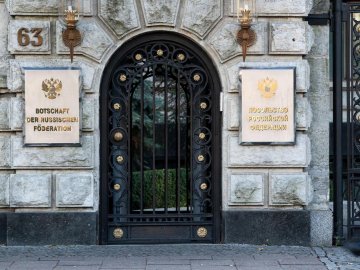 Країни ЄС викликали послів РФ через анексію територій України