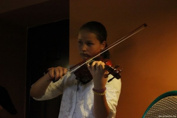 У луцькому кафе - вечір акустичної музики. ФОТО