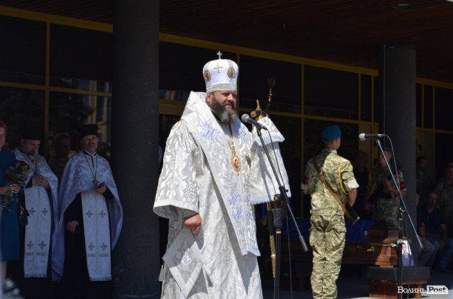 Як у Луцьку прощалися з Героєм Андрієм Єлістратовим. ФОТО