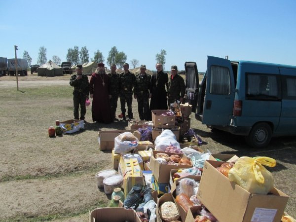 Волинські священики передали допомогу армії. ФОТО