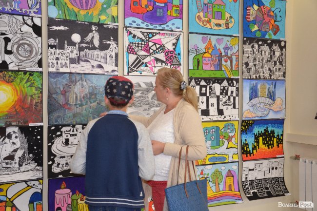 У Луцьку відкрили виставку «дитячих мрій»