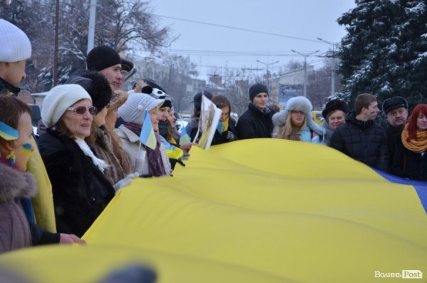 У Луцьку побудували «живий ланцюг». ФОТО