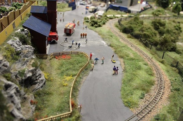 Саме ці дрібниці прикрашають макет, вдихають в нього життя, дивують і тішать