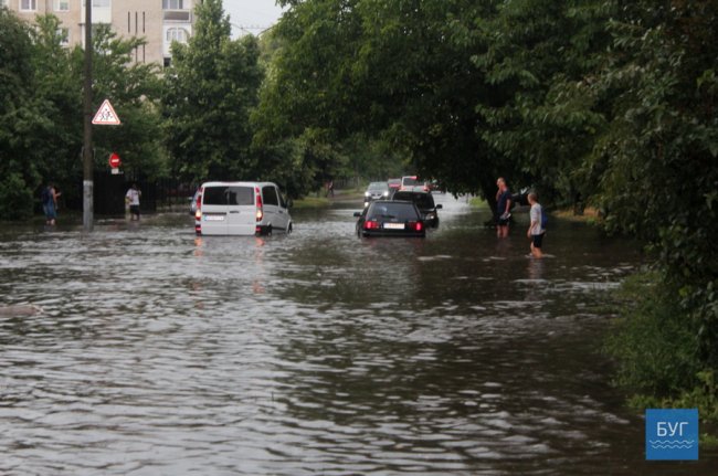 Володимир-Волинський затопило через зливу. ФОТО