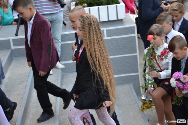 Каша та вишиті рушники: Перший дзвоник у школі №5