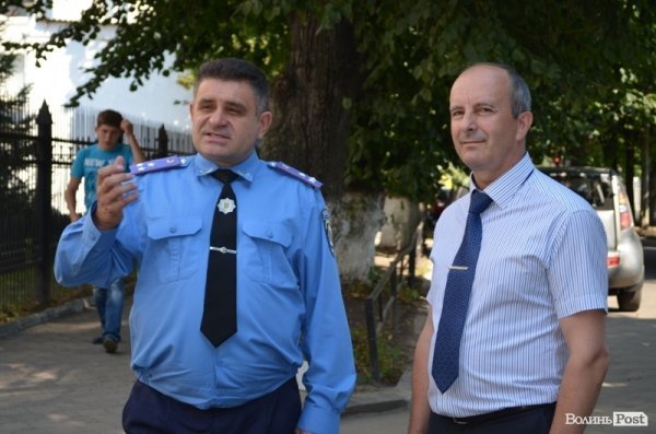 Олександр Терещук та начальник міськвідділку Василь Марчишак