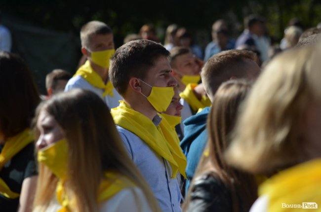 Як у луцькому «політесі» вітали першокурсників. ФОТОРЕПОРТАЖ