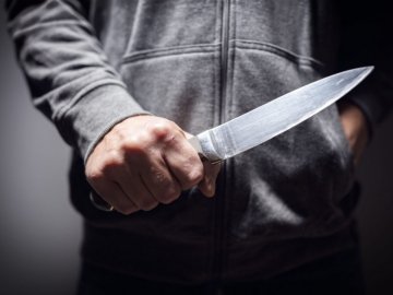 У Ковелі сталася бійка: 23-річний чоловік встромив ніж у груди опоненту