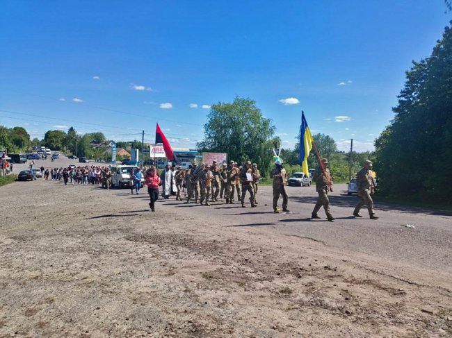 На Волині попрощалися з воїном, якого в Німеччині порізав росіянин. ВІДЕО