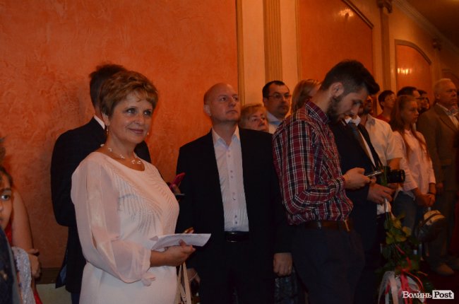 «Ви переможці»: у Луцьку нагородили випускників-медалістів. ФОТО