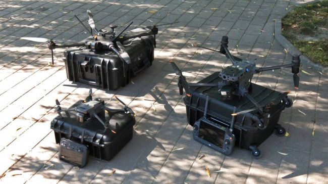 Майстеркласи, польоти на дронах: у Луцьку воїни ССО провели акцію з рекрутингу. ВІДЕО