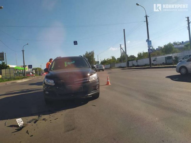 У Луцьку в районі вулиць Дубнівської та Глушець сталася ДТП. ФОТО