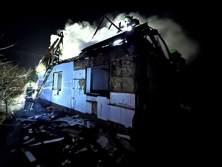 Будинок у Луцькому районі гасили рятувальники з двох областей