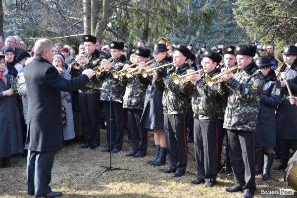 Лучани жалобною ходою та мітингом вшанували пам'ять Небесної сотні. ФОТО