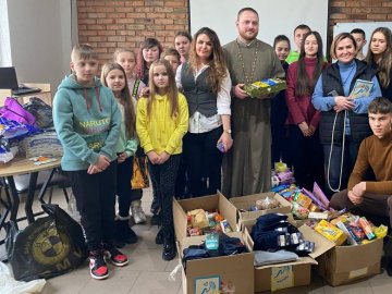 Таємний Санта: більше сотні волинських сімей зібрали подарунки для оборонців Бахмута