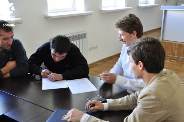 Волинські «молодіжки» «Батьківщини» й Руху «обʼєдналися». ФОТО