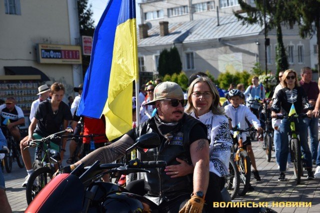 Велопробіг у вишиванках: понад чотири сотні лучан долучилися до патріотичного заходу у День міста. ФОТО