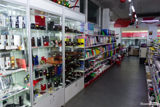 Безпрограшна лотерея і знижки: «Офіс Центр» у Луцьку три дні святкуватиме третю річницю. ФОТО*