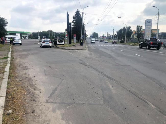 На Рівненській у Луцьку потрапила в аварію машина патрульної поліції. ФОТО
