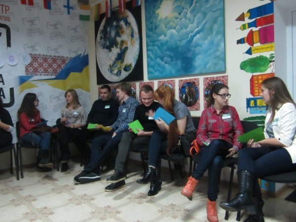 У Луцьку відбулася зустріч англомовних інтелектуалів з почуттям гумору. ФОТО