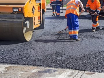 У Луцьку триває ремонт доріг