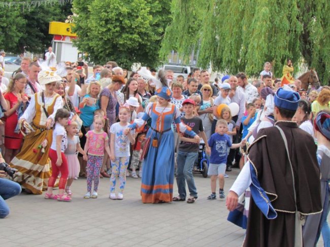 Луцьк «повернувся» в Середньовіччя. На «Князівський бенкет»