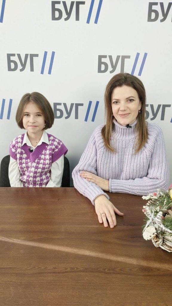 Маленька волинянка відрізала волосся на перуки онкохворим дітям. ФОТО